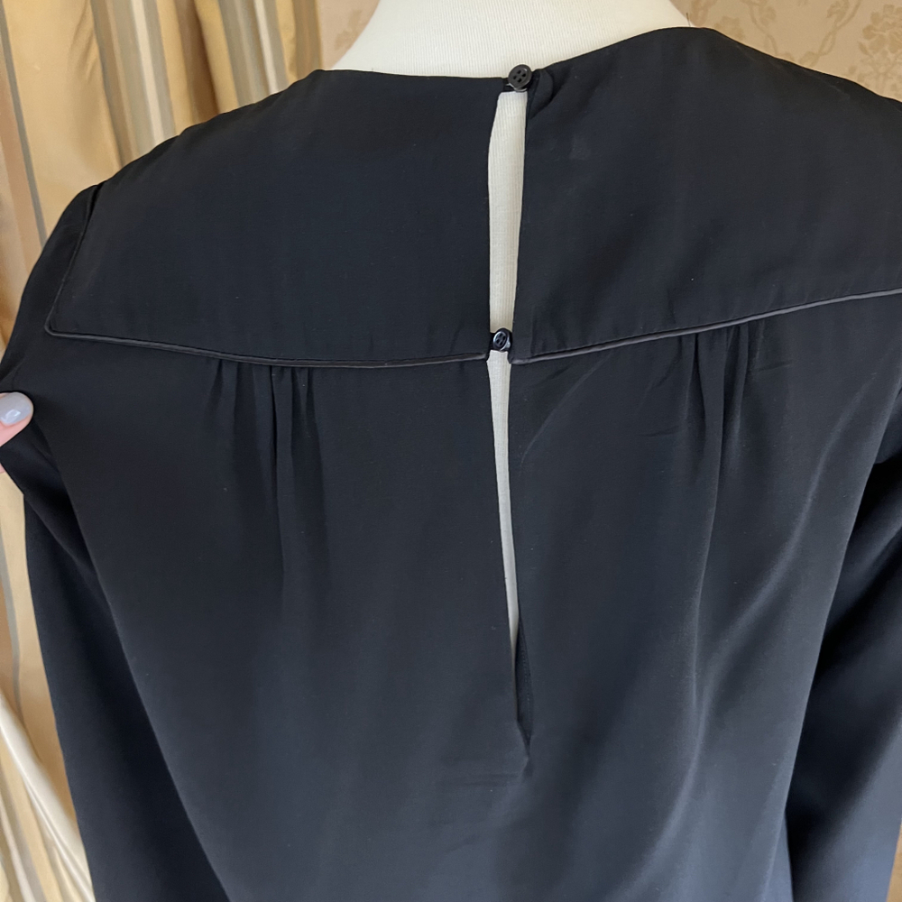 Maje 100% silk black LS top with sheer lace inset size small (1) - Picture 4 of 10
